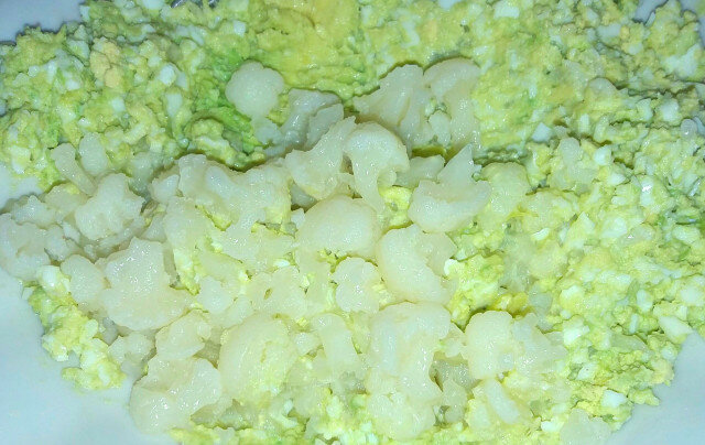 Pašteta od jaja sa avokadom i karfiolom