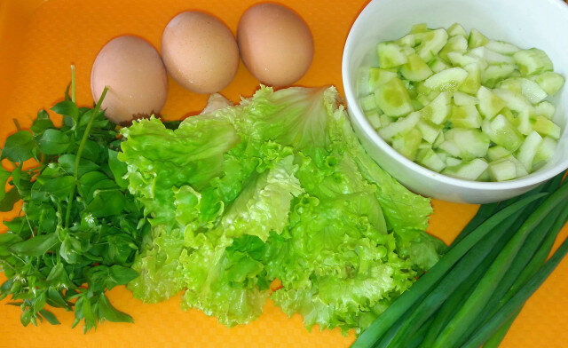 Zelena salata od jaja sa krastavcem