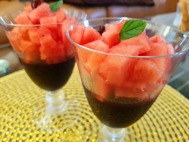 Želiran veganski desert sa borovnicama i lubenicom