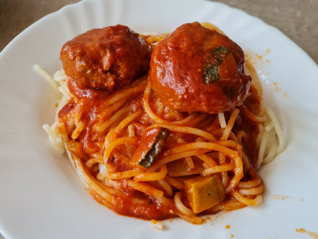 Ćufte na italijanski način na podlozi od špageta