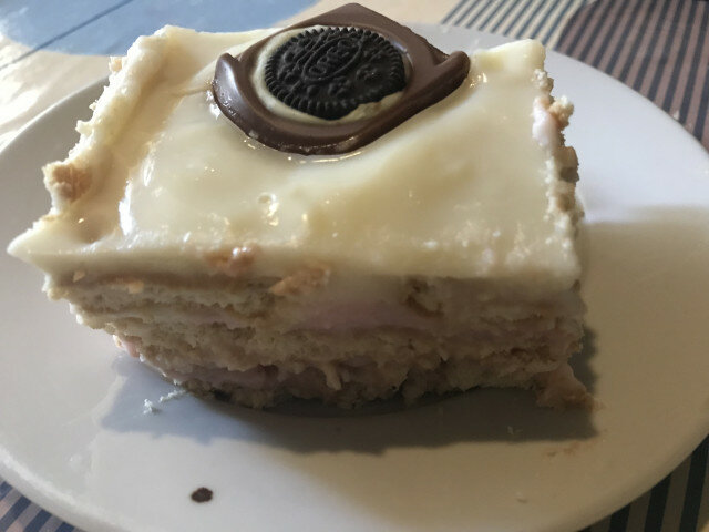Obična keks torta sa kremom od skroba