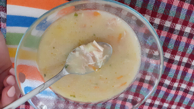 Pileća supa sa krompirom i fidom