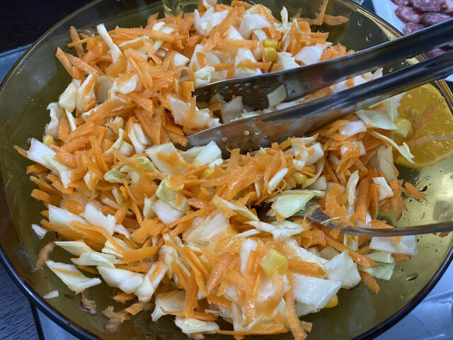 Salata od kupusa i šargarepa