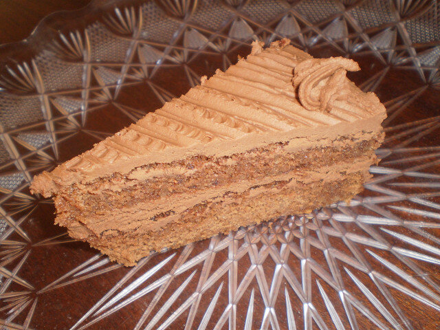 Prelivena čokoladna torta