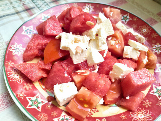 Salata od lubenice i sira