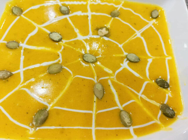 Krem supa od bundeve sa paučinom od pavlake