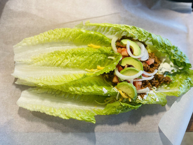 Keto meksički burito od zelene salate