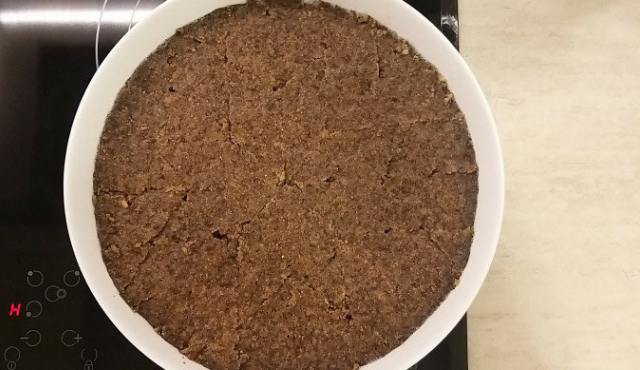 Preliveni kolač od oraha bez šećera