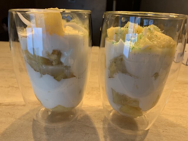 Desert od ananasa i grčkog jogurta