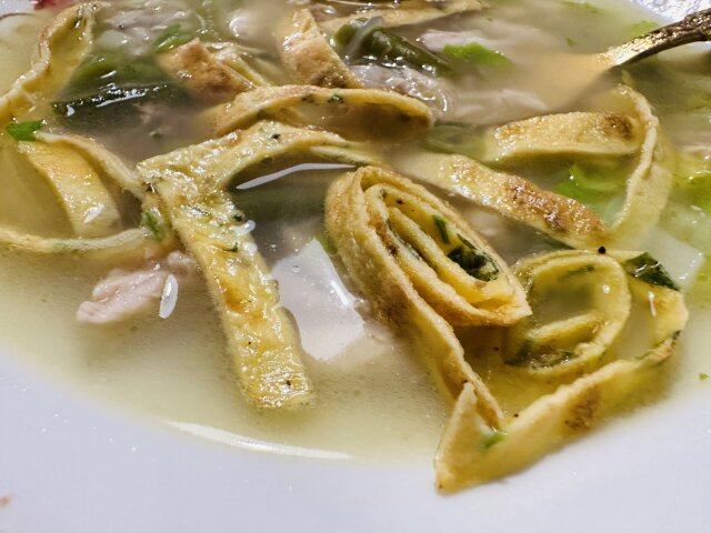 Pileća supa sa nudlama na azijski način
