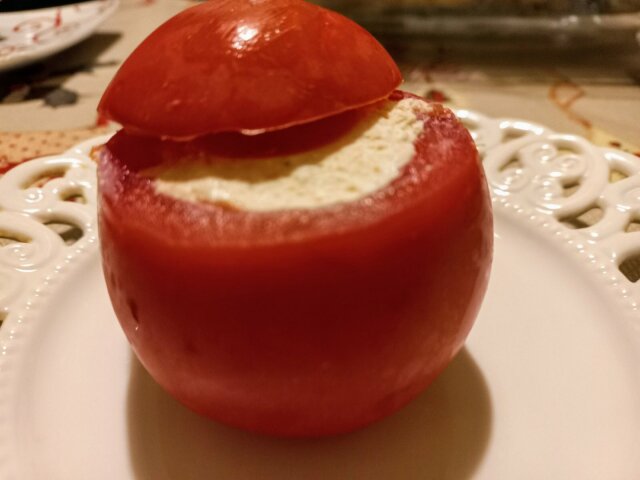 Šmerkeze paradajz sa kozjim sirom po receptu Zvezdeva