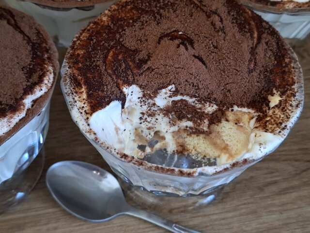 Domaći tiramisu u čašama