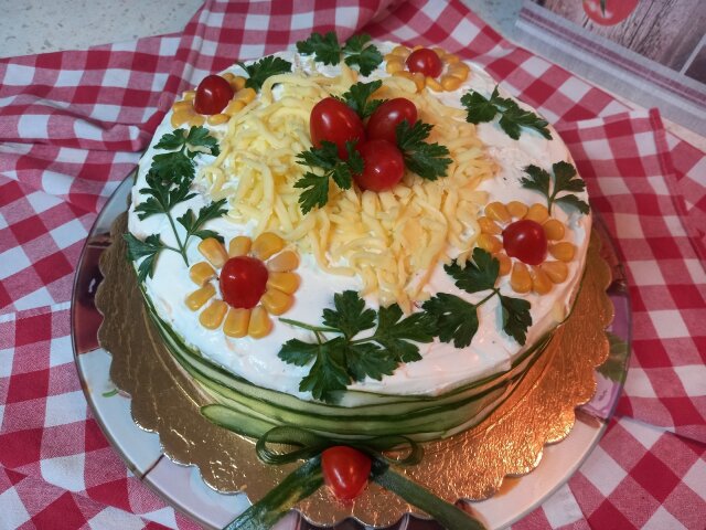 Praznučna slana torta od palačinki