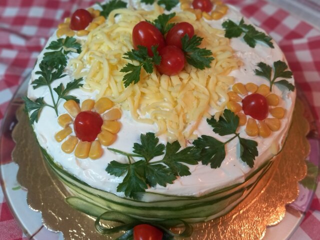 Praznučna slana torta od palačinki