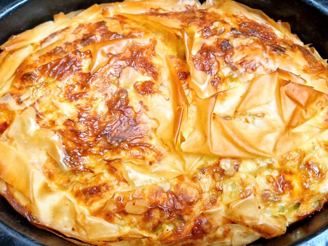 Pita sa prazilukom, sirom i kačkavaljem