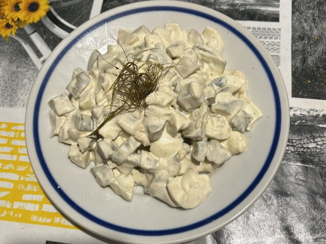 Salata sa kiselim krastavčićima i jajima