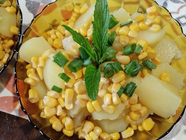 Krompir salata sa kukuruzom i mladim lukom